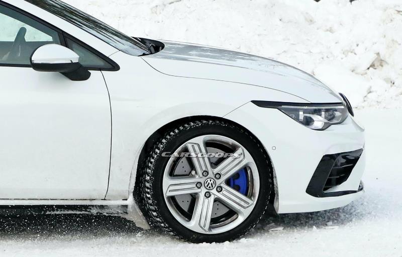 Namn:  2020-VW-Golf-R-spy-shots-6.jpg
Visningar: 2400
Storlek:  58.6 KB