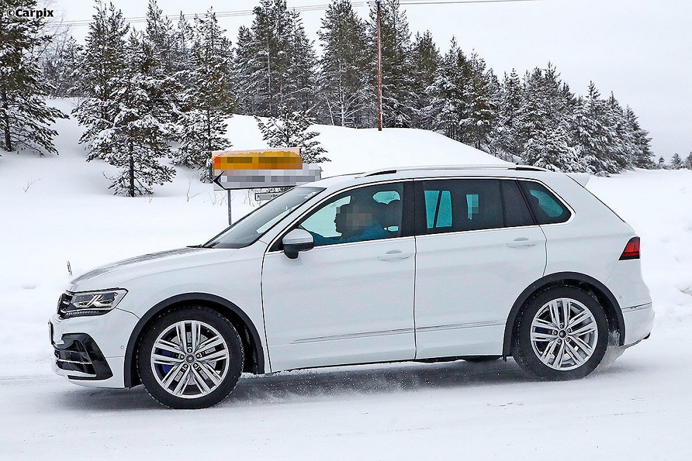 Namn:  VW-Tiguan-R-2020-Bilder-1200x800-e9188345e49561f1.jpg
Visningar: 1704
Storlek:  315.8 KB