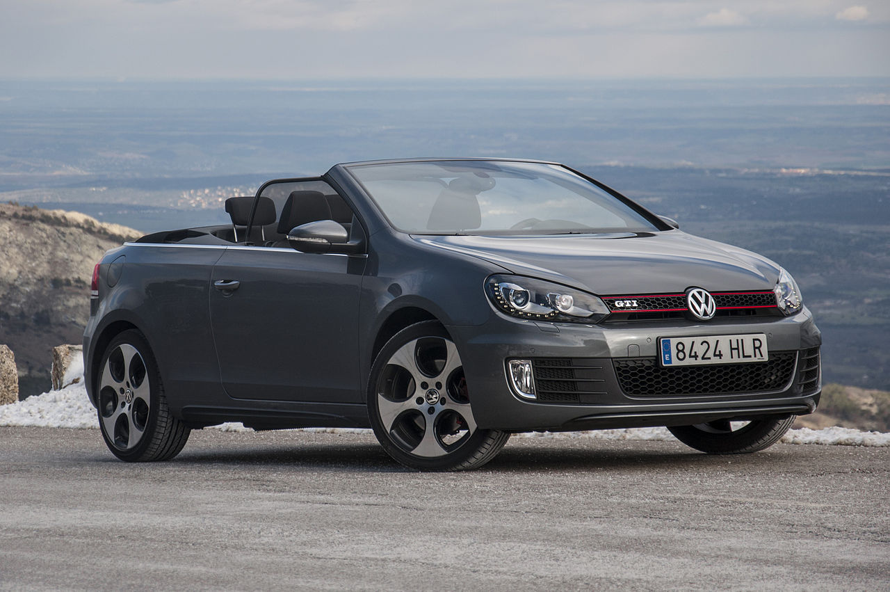 Namn:  2013_Volkswagen_Golf_GTI_Cabrio_(10052707673).jpg
Visningar: 2633
Storlek:  172.9 KB