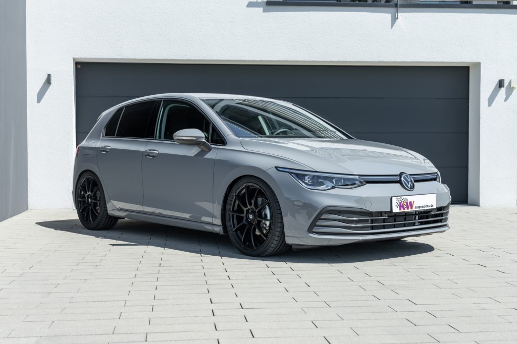Namn:  low_VW_Golf_8_KW_Variante_3_Standaufnahme_01-1024x682.jpg
Visningar: 1859
Storlek:  88.6 KB