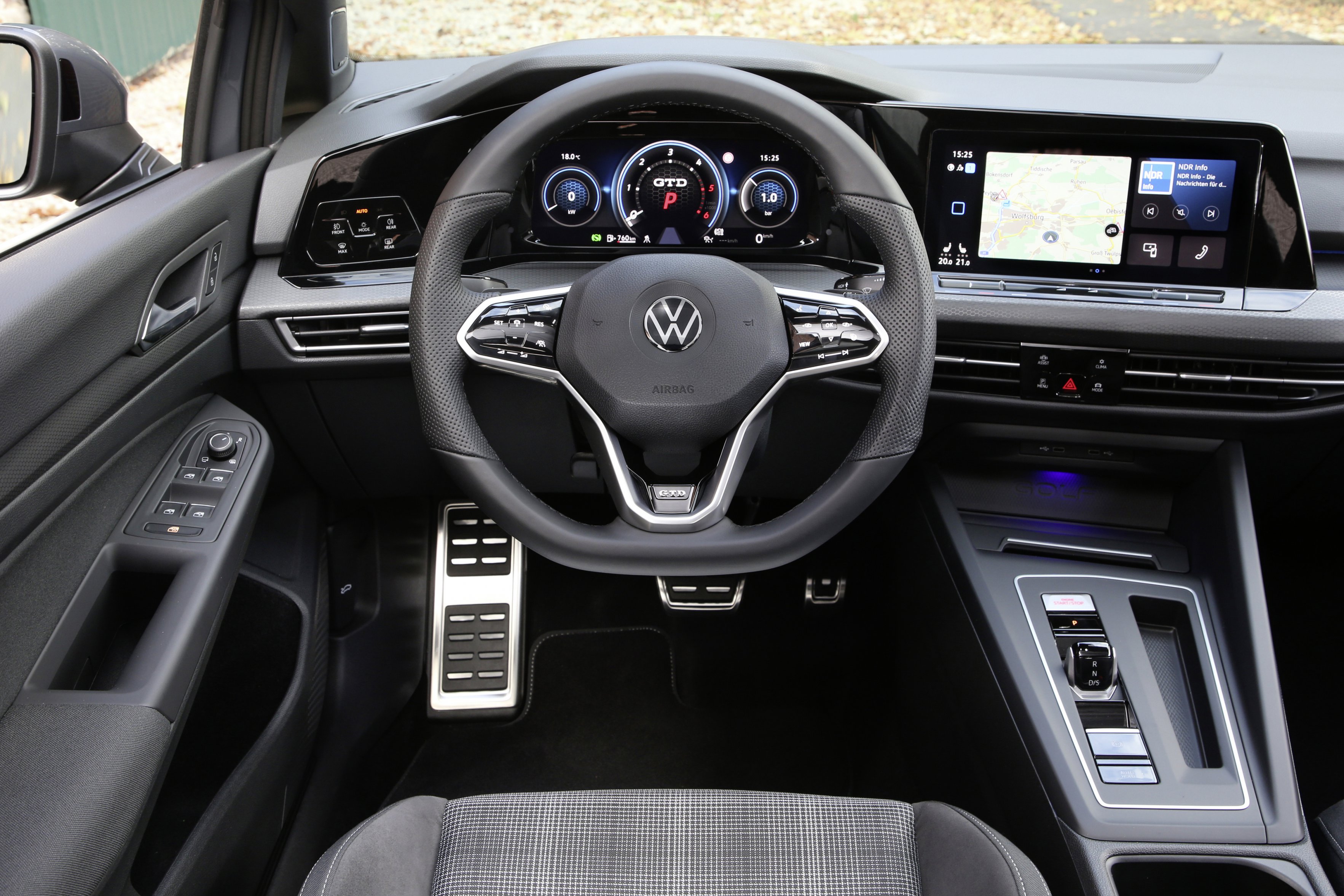 Namn:  DB2020AU01688_large_GTD3.jpg
Visningar: 6000
Storlek:  1.01 MB