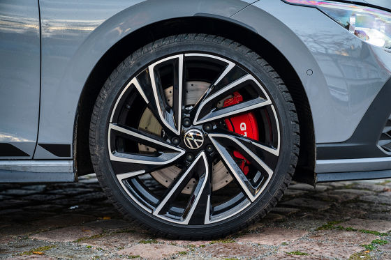 Namn:  VW-Golf-8-GTI-Clubsport-560x373-dee639ee9aebae7c.jpg
Visningar: 2301
Storlek:  62.0 KB