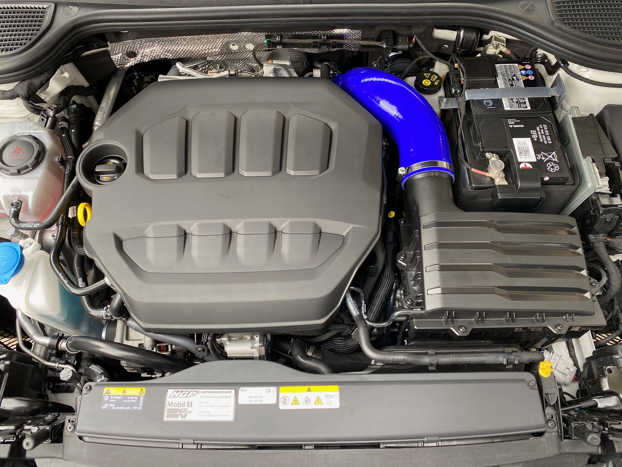 Namn:  HGP Golf 8 R Motorraum.jpg
Visningar: 1786
Storlek:  879.6 KB