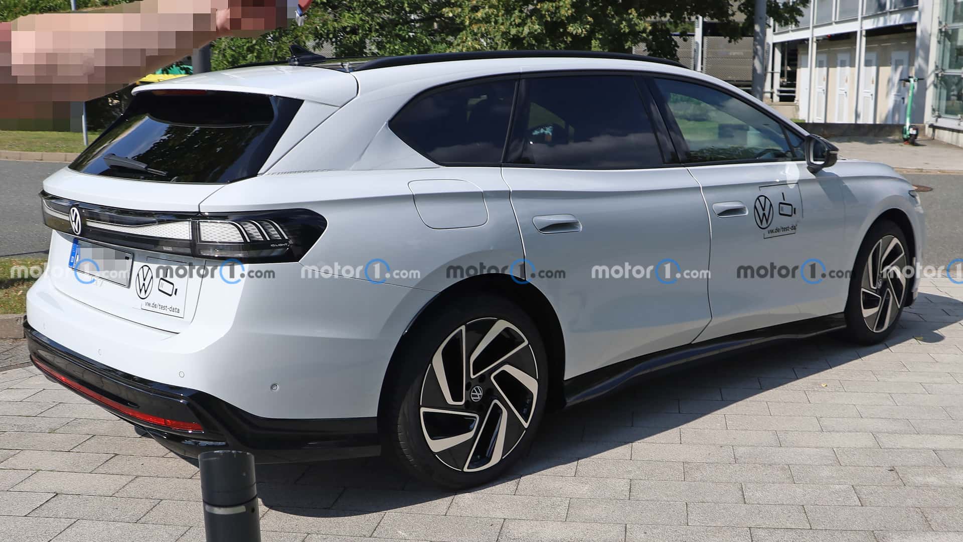 Namn:  volkswagen-id.7-electric-wagon-spy-photos.jpg
Visningar: 2888
Storlek:  162.6 KB