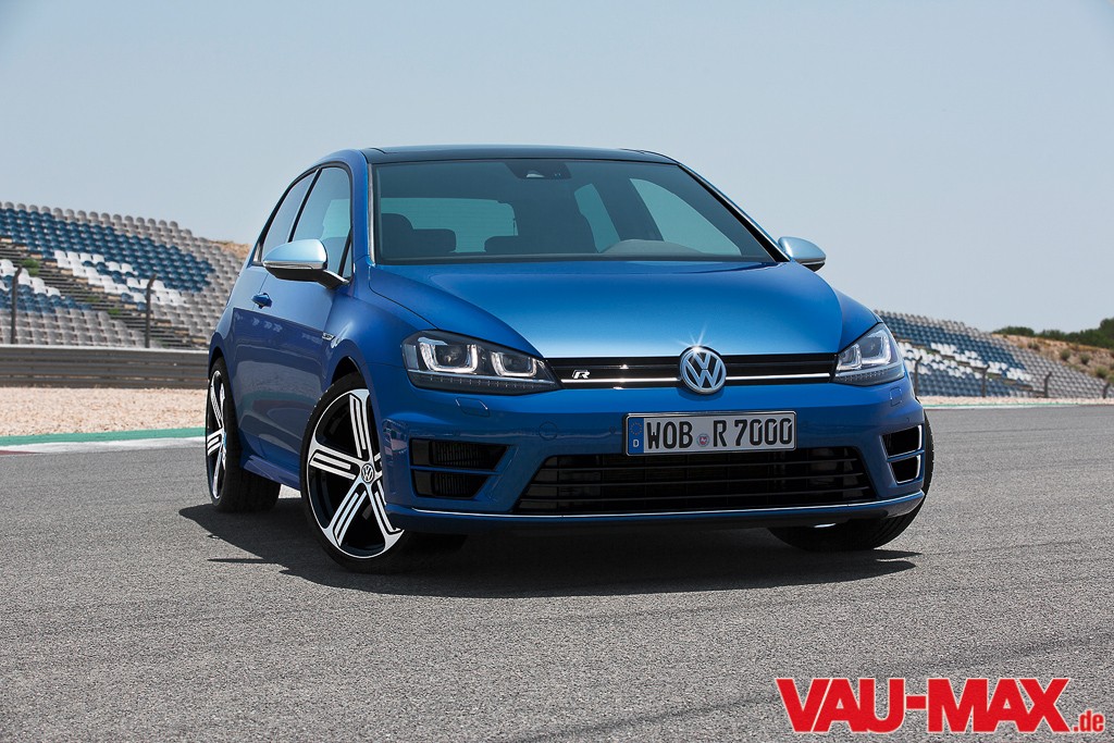 Namn:  1-bilder-pictures-new-vw-golf-7-r-r20-r32-2013-tsi-4motion-2.jpg
Visningar: 1551
Storlek:  202.1 KB