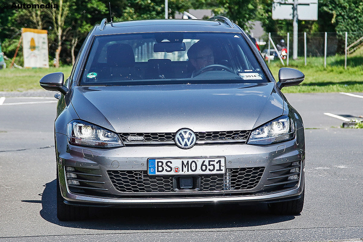 Namn:  VW-Golf-GTD-Variant-Erlkoenig-1200x800-885b48ae6c1d661a.jpg
Visningar: 1274
Storlek:  312.2 KB