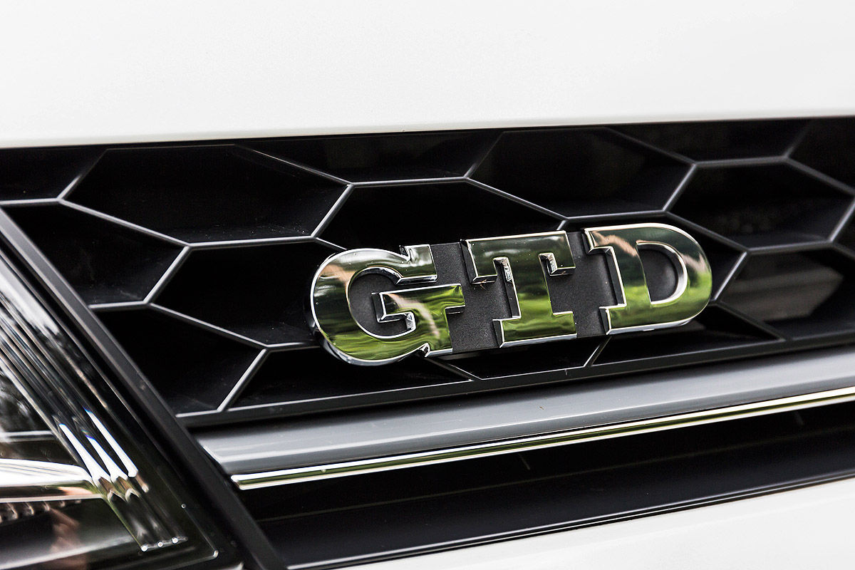 Namn:  VW-Golf-GTD-1200x800-5b1252f0e1899adc.jpg
Visningar: 312
Storlek:  148.4 KB
