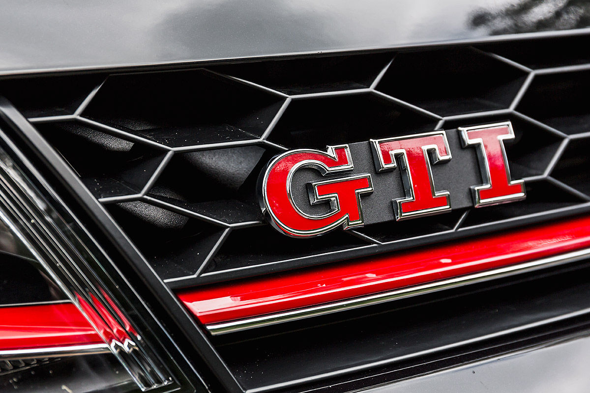 Namn:  VW-Golf-GTI-1200x800-6694d17e081b14b1.jpg
Visningar: 289
Storlek:  195.4 KB