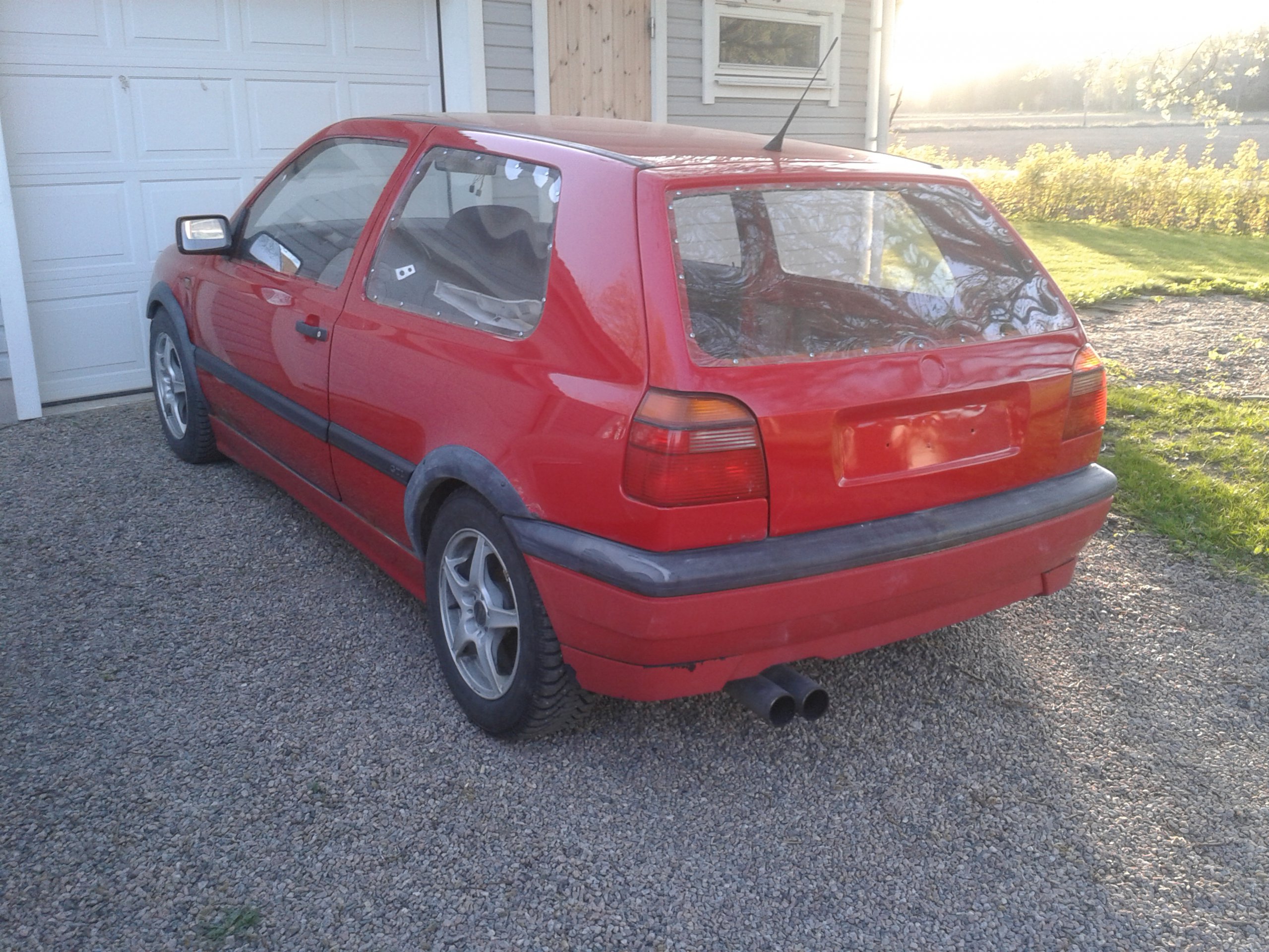 Namn:  folkrace golf bak.jpg
Visningar: 671
Storlek:  866.8 KB