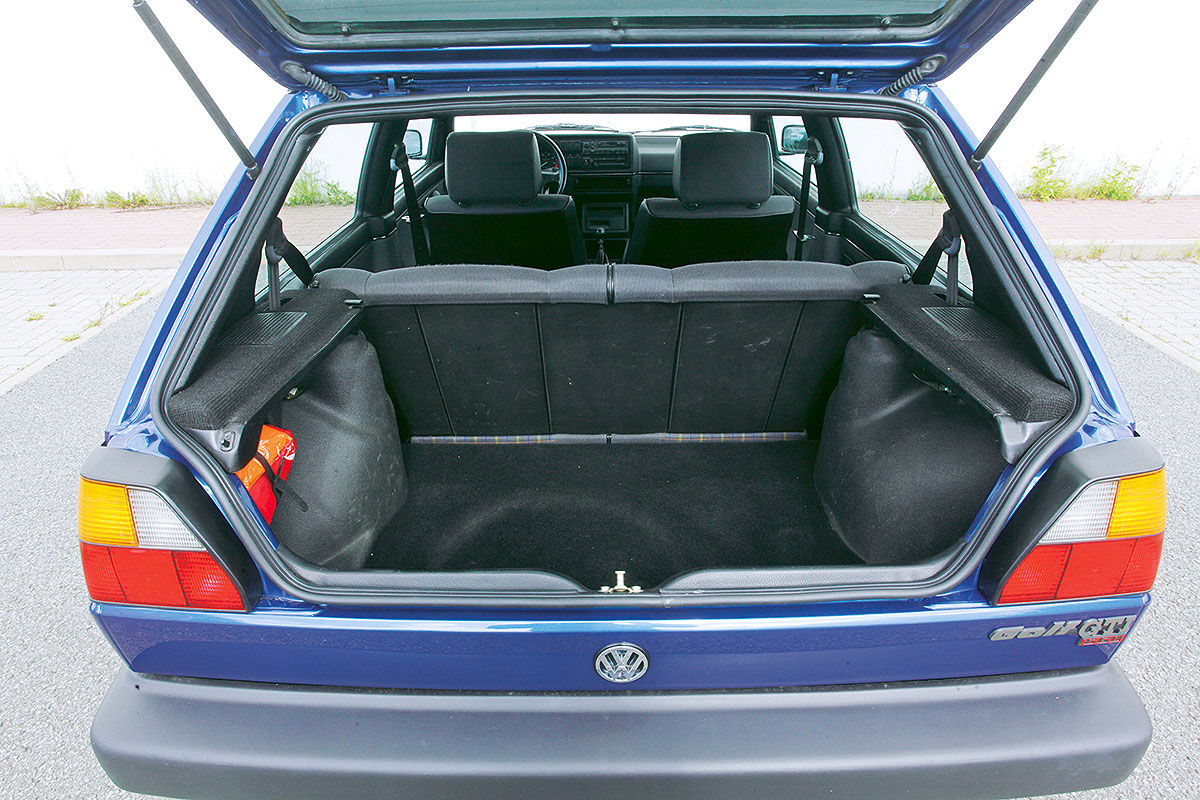 Namn:  VW-Golf-2-GTI-G60-1200x800-9c9e452e0e1406a4.jpg
Visningar: 598
Storlek:  257.7 KB