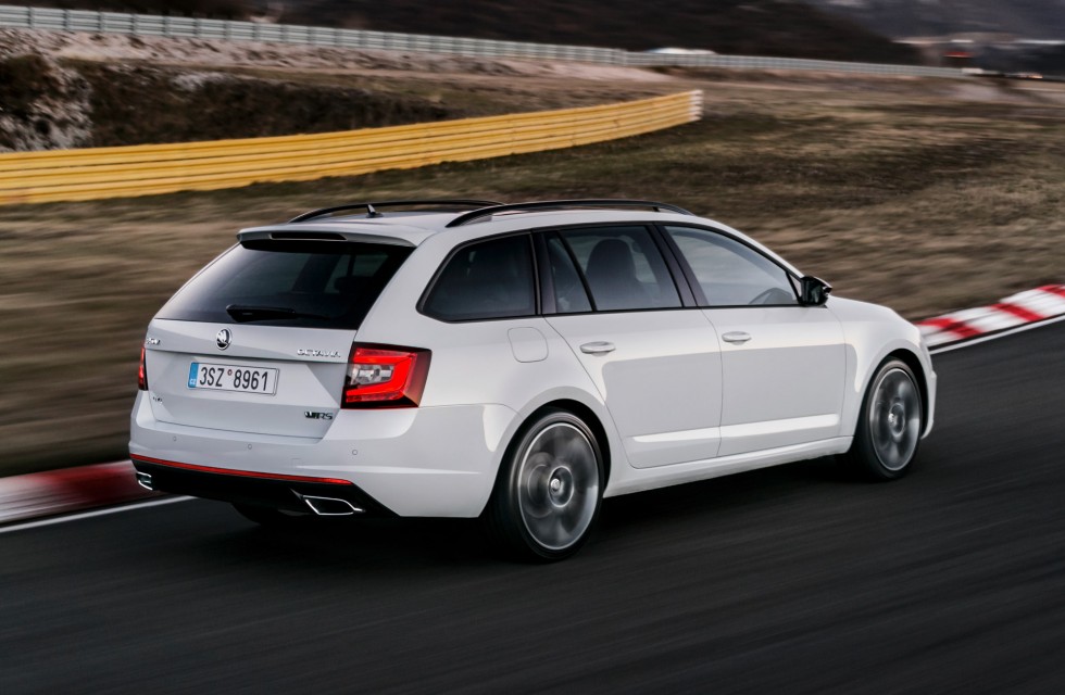 Namn:  skoda-octavia-combi-rs-2017-04-980x640.jpg
Visningar: 1650
Storlek:  114.4 KB
