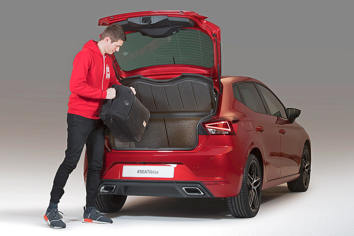 Namn:  Seat-Ibiza-2017-Vorstellung-1200x800-c0f118d3a012843e.jpg
Visningar: 1764
Storlek:  153.4 KB