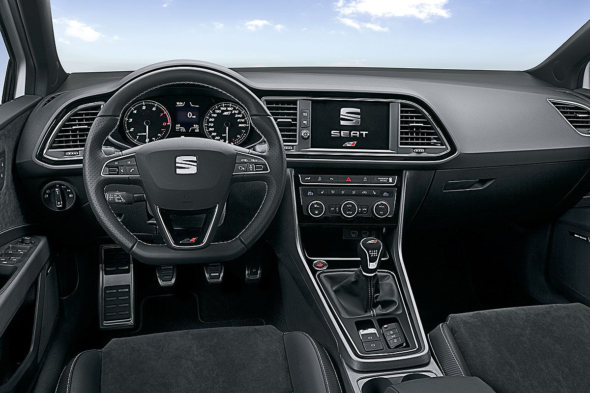 Namn:  Seat-Leon-Cupra-Facelift-2017-Vorstellung-1200x800-9e73ca46715ffe85.jpg
Visningar: 4035
Storlek:  198.5 KB