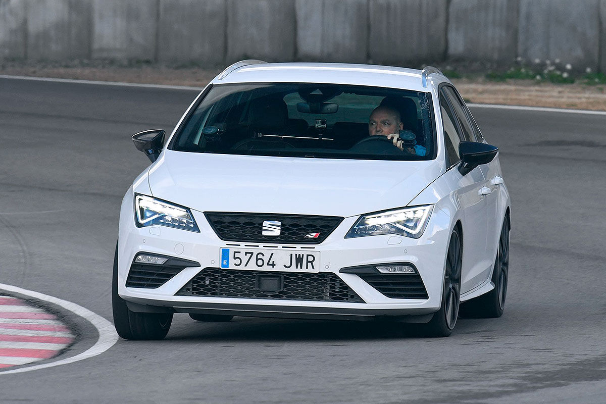 Namn:  Seat-Leon-Cupra-Facelift-2017-Vorstellung-1200x800-52758d07118c2d92.jpg
Visningar: 4254
Storlek:  154.4 KB