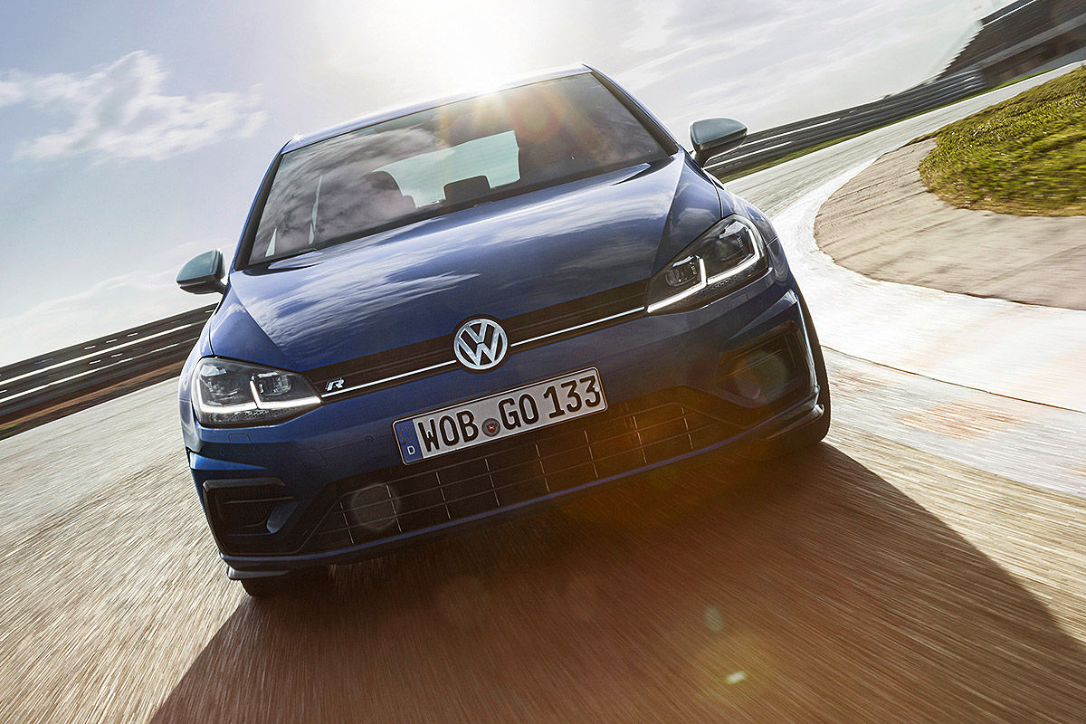 Namn:  VW-Golf-7-R-Facelift-2017-Fahrbericht-1200x800-2db0fa1b9aaba8a5.jpg
Visningar: 1241
Storlek:  221.9 KB