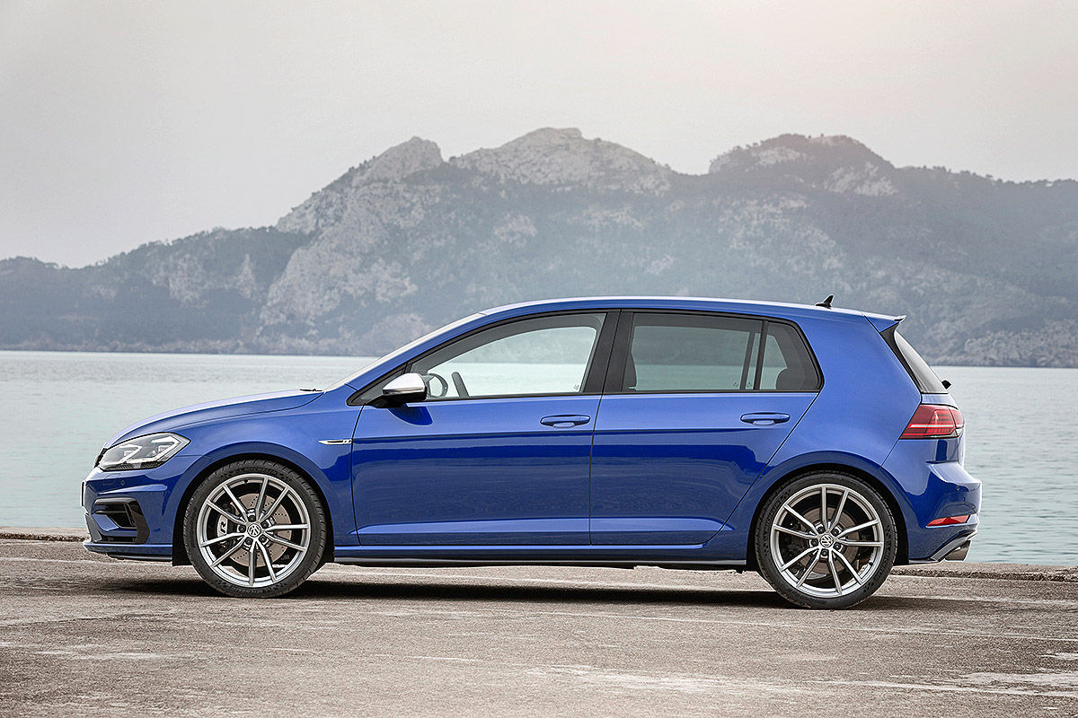 Namn:  VW-Golf-7-R-Facelift-2017-Fahrbericht-1200x800-42adb4a87b9618a8.jpg
Visningar: 1157
Storlek:  213.6 KB