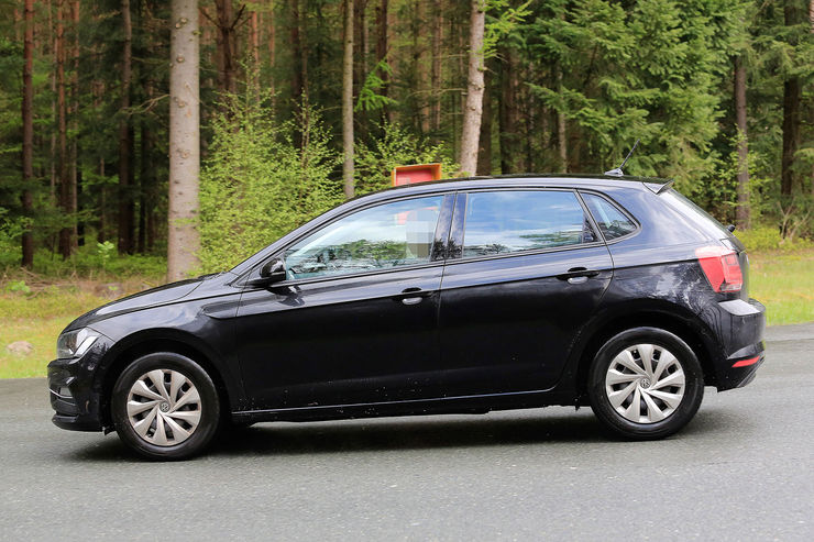 Namn:  VW-Polo-Erlkoenig-fotoshowBig-91a8a6a6-1069990.jpg
Visningar: 1948
Storlek:  99.7 KB