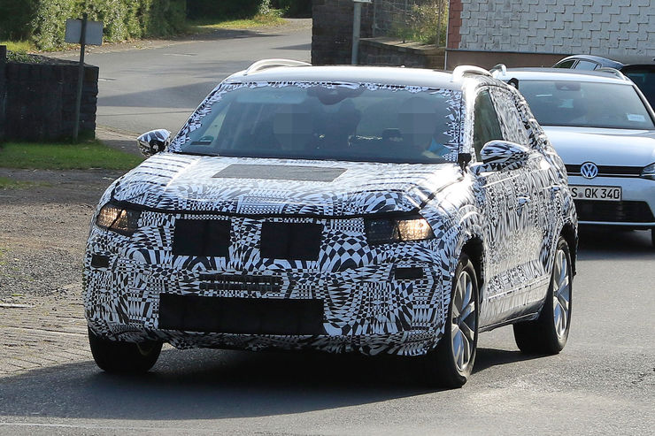 Namn:  Erlkoenig-VW-Polo-SUV-fotoshowBig-b4f5e97f-969001.jpg
Visningar: 1031
Storlek:  116.3 KB