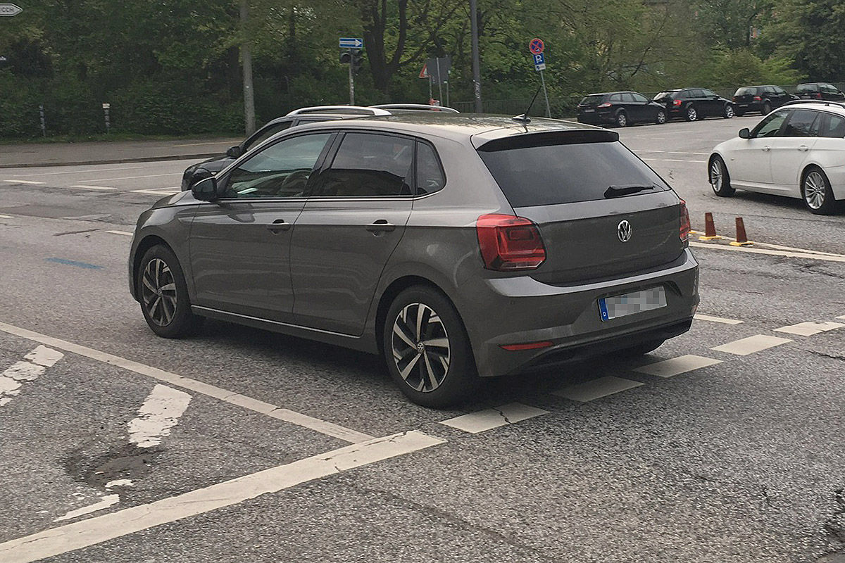 Namn:  VW-Polo-VI-2017-Erlkoenig-Motoren-Preise-Marktstart-1200x800-b6f8d62db9acb429.jpg
Visningar: 1819
Storlek:  260.5 KB