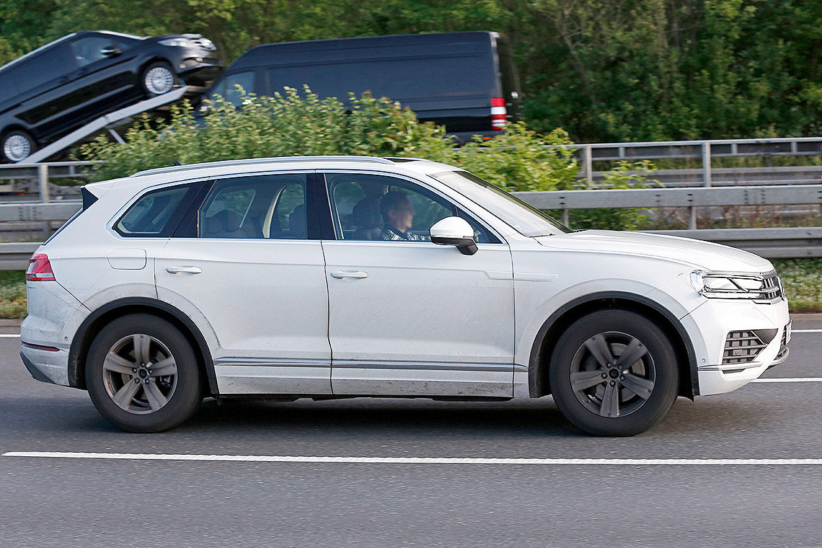 Namn:  VW-Touareg-2017-Vorschau-und-Infos-1200x800-f27f77b14a905a5d.jpg
Visningar: 682
Storlek:  235.6 KB