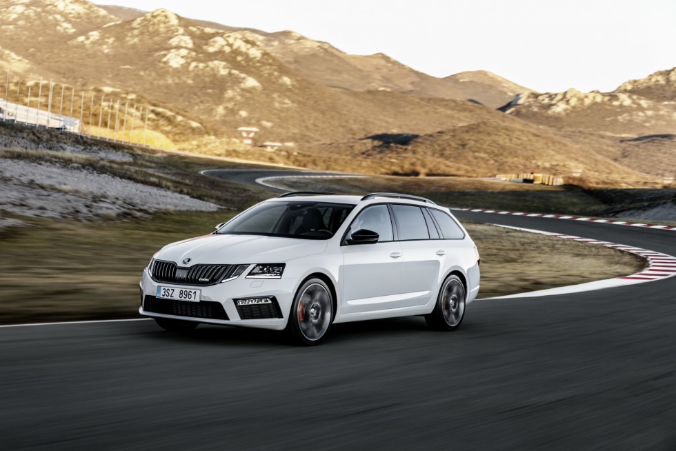 Namn:  skoda-octavia-combi-rs-2017-01-980x654.jpg
Visningar: 824
Storlek:  123.1 KB