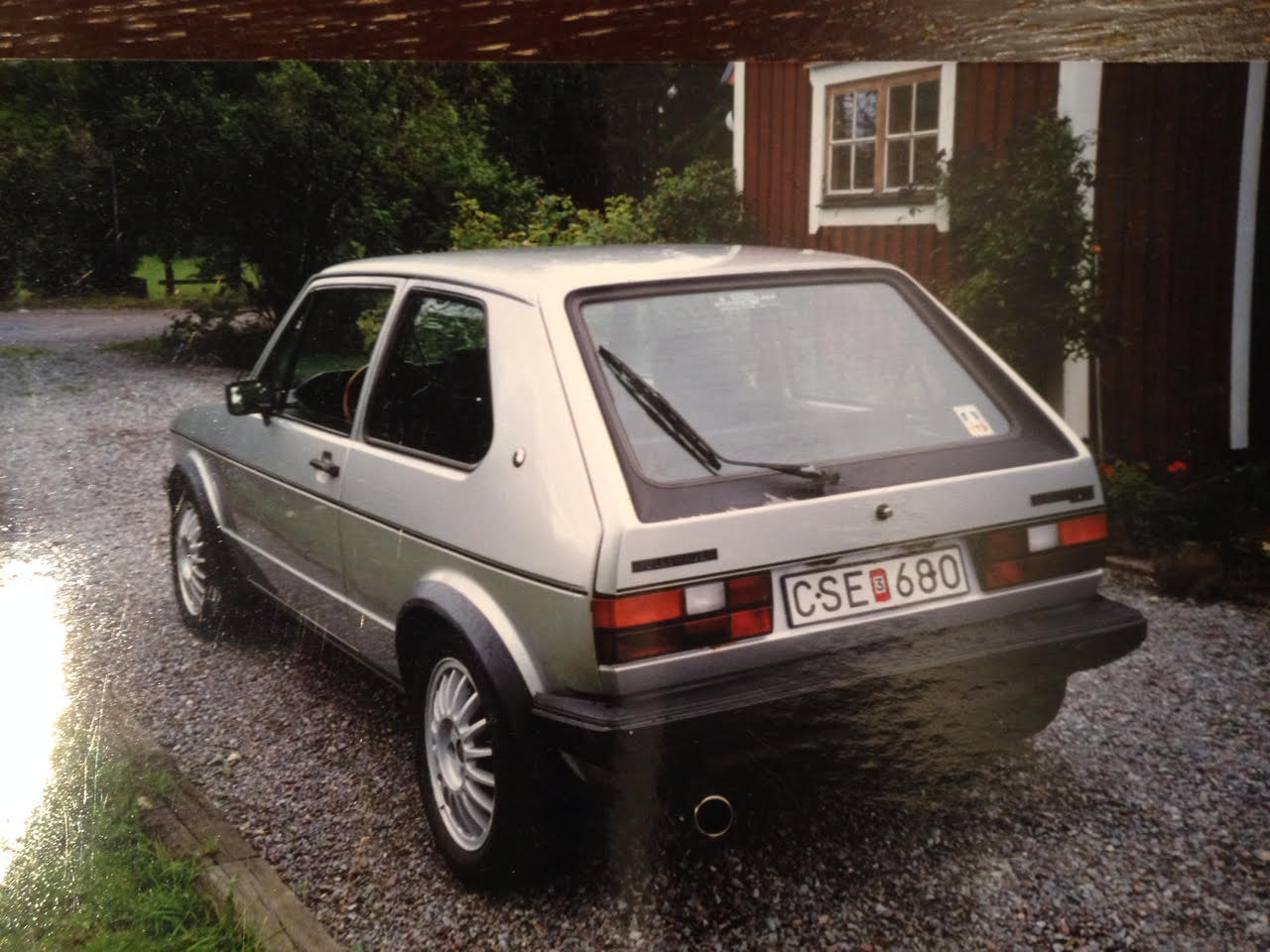 Namn:  gamla golf mk1.jpg
Visningar: 3129
Storlek:  159.7 KB