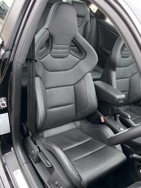 Namn:  0606_27z+2007_Audi_RS4+Interior_Seats.jpg
Visningar: 756
Storlek:  44.9 KB