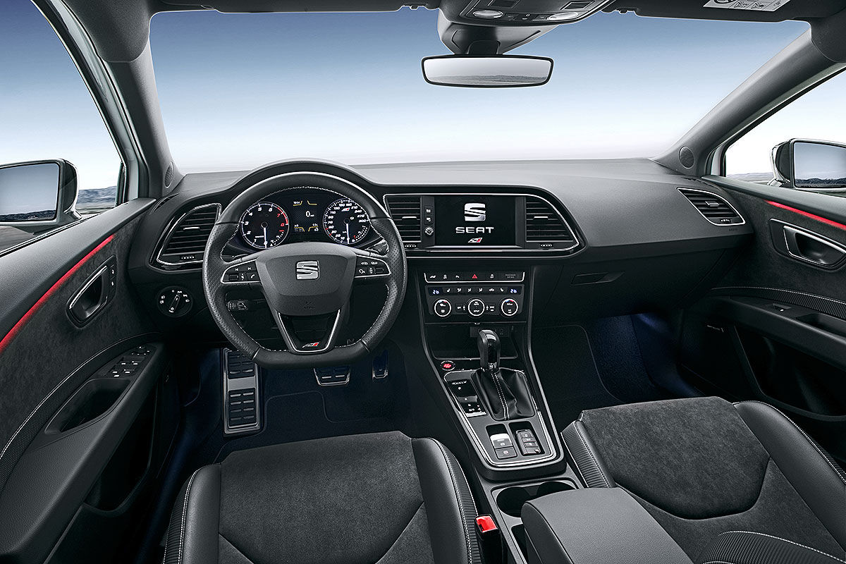 Namn:  Seat-Leon-Cupra-Facelift-2017-Vorstellung-1200x800-ded1c8a3c2491d08.jpg
Visningar: 2549
Storlek:  192.3 KB