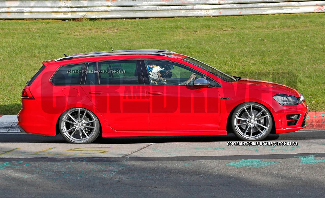 Namn:  2015-volkswagen-golf-r-sportwagen-spy-photo-photo-643305-s-1280x782.jpg
Visningar: 1070
Storlek:  161.3 KB