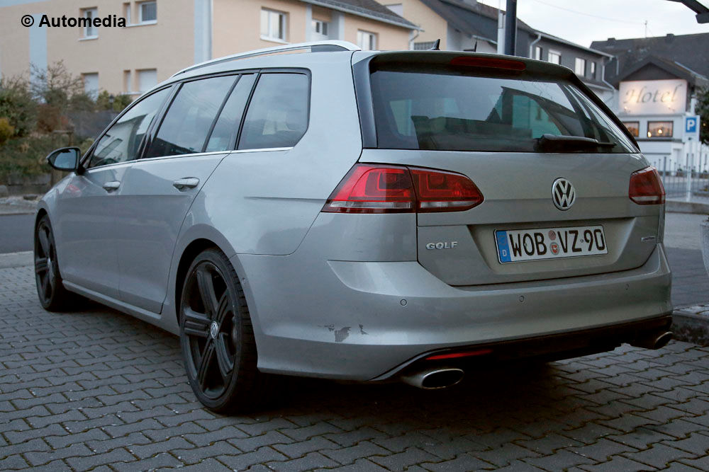 Namn:  VW-Golf-R-Variant-Erlkoenig-1000x667-703f2d1decfc1bbd.jpg
Visningar: 2925
Storlek:  117.2 KB